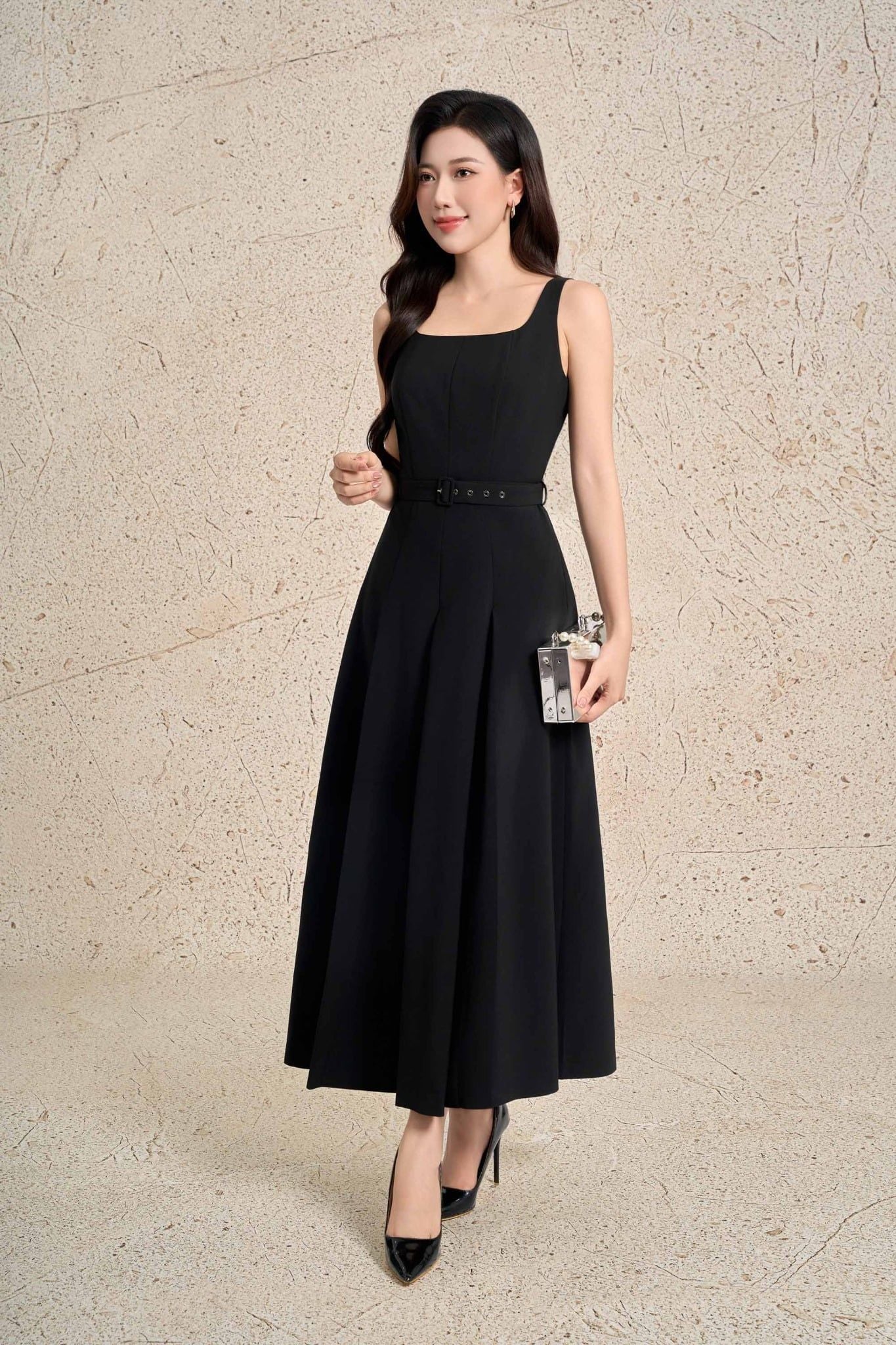 BDC73570 - Đầm công sở vải thô dáng xoè cổ vuông không tay ôm eo phối dây đai thân váy xếp ly bung tạo kiểu khoá thân sau - PANTIO