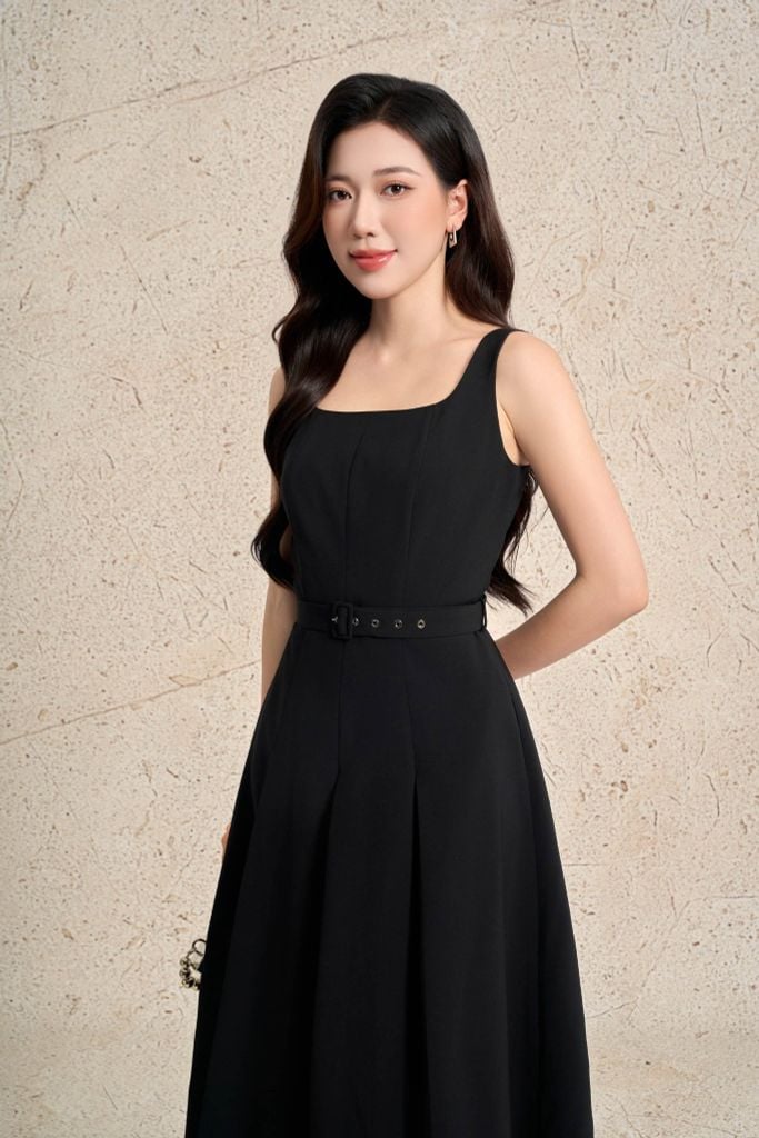 BDC73570 - Đầm công sở vải thô dáng xoè cổ vuông không tay ôm eo phối dây đai thân váy xếp ly bung tạo kiểu khoá thân sau - PANTIO