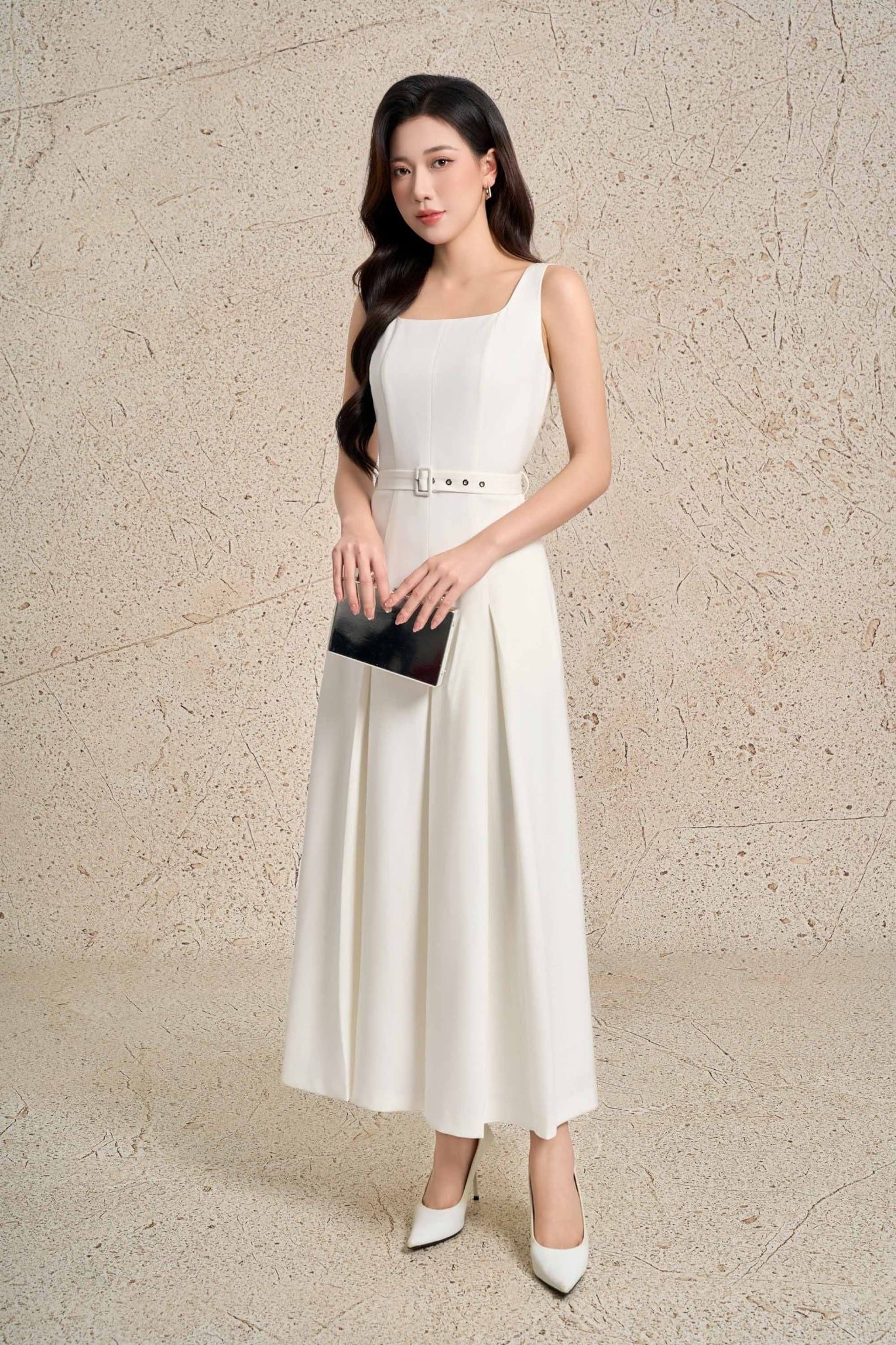 BDC73570 - Đầm công sở vải thô dáng xoè cổ vuông không tay ôm eo phối dây đai thân váy xếp ly bung tạo kiểu khoá thân sau - PANTIO