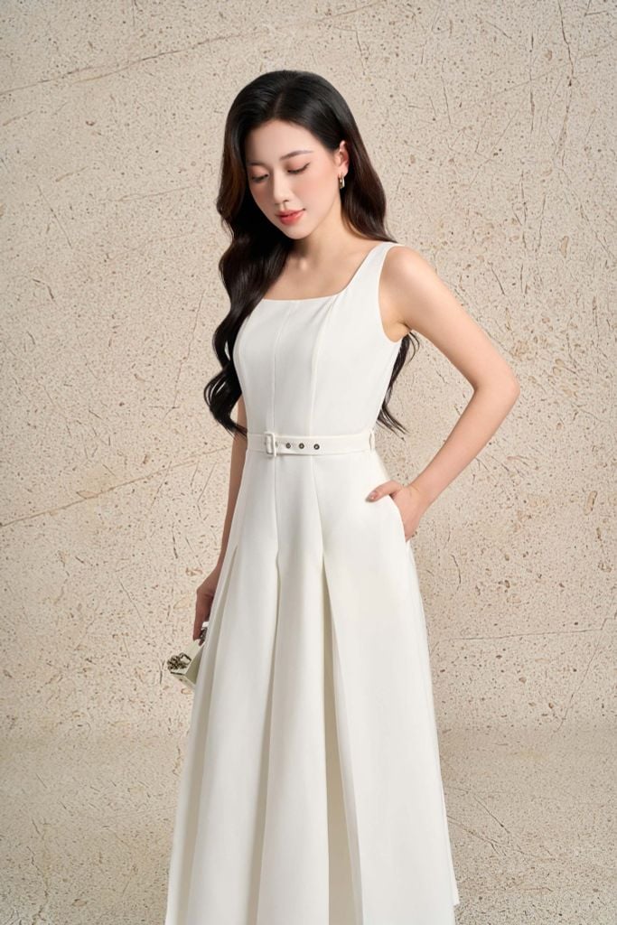 BDC73570 - Đầm công sở vải thô dáng xoè cổ vuông không tay ôm eo phối dây đai thân váy xếp ly bung tạo kiểu khoá thân sau - PANTIO