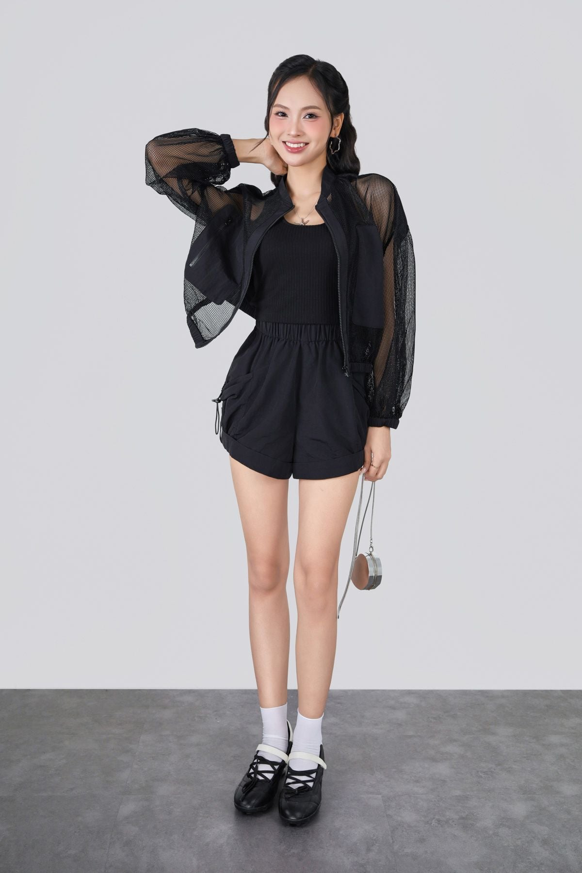 BKM33516 - Áo khoác gió vải lưới dáng ngắn thân áo phối túi thời trang gấu áo bo chun tạo kiểu - JAN.