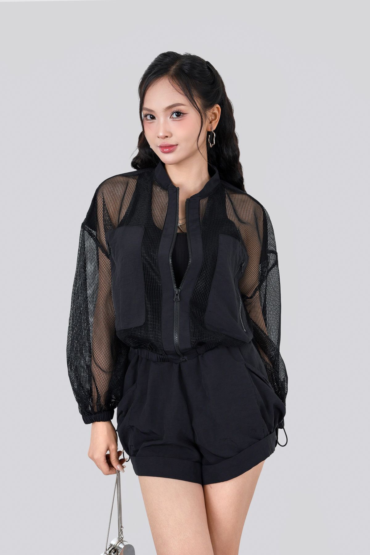 BKM33516 - Áo khoác gió vải lưới dáng ngắn thân áo phối túi thời trang gấu áo bo chun tạo kiểu - JAN.