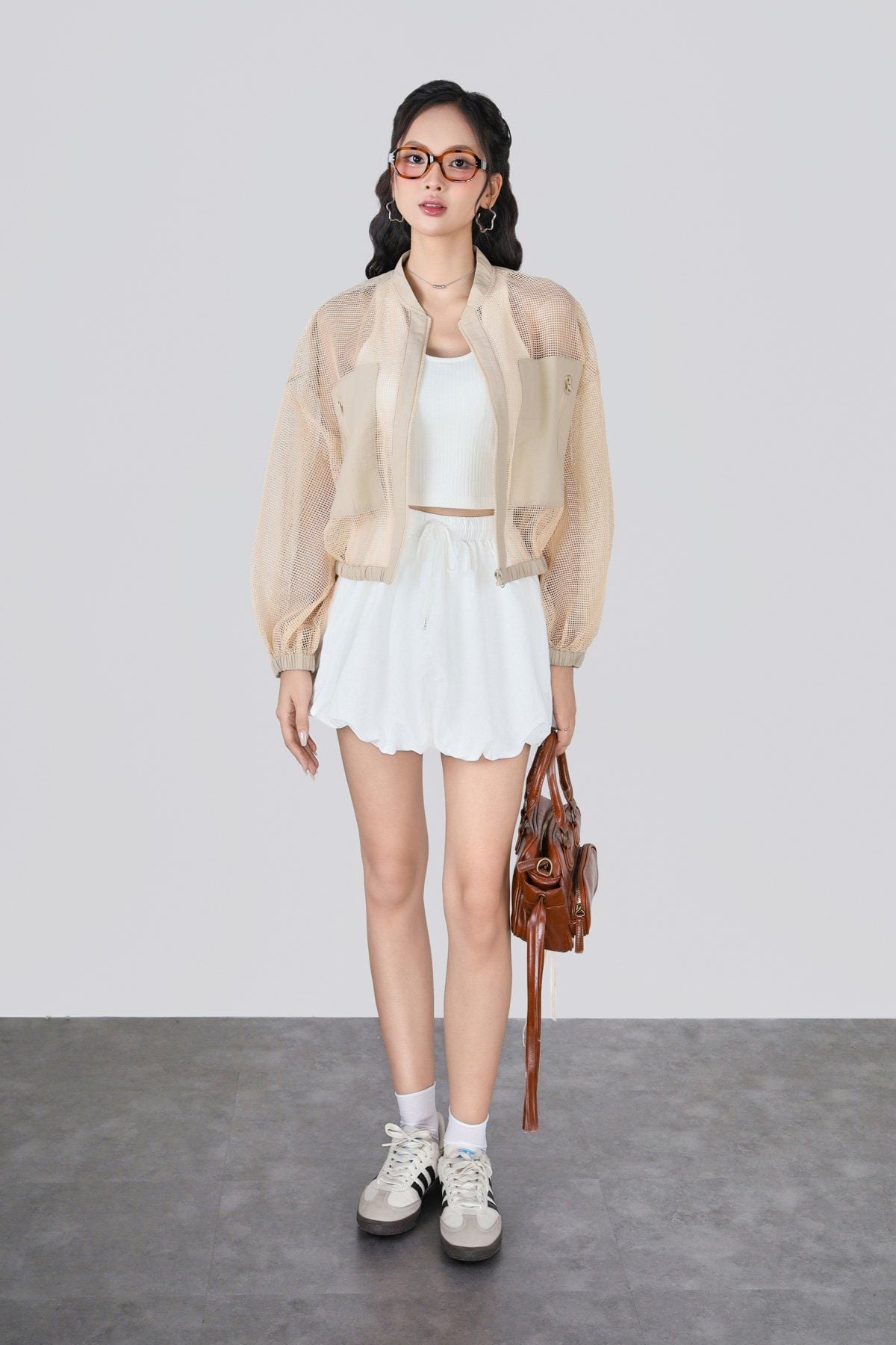 BKM33516 - Áo khoác gió vải lưới dáng ngắn thân áo phối túi thời trang gấu áo bo chun tạo kiểu - JAN.