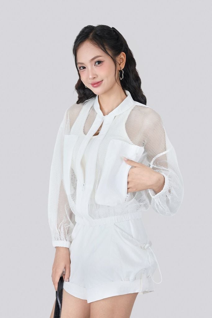 BKM33516 - Áo khoác gió vải lưới dáng ngắn thân áo phối túi thời trang gấu áo bo chun tạo kiểu - JAN.