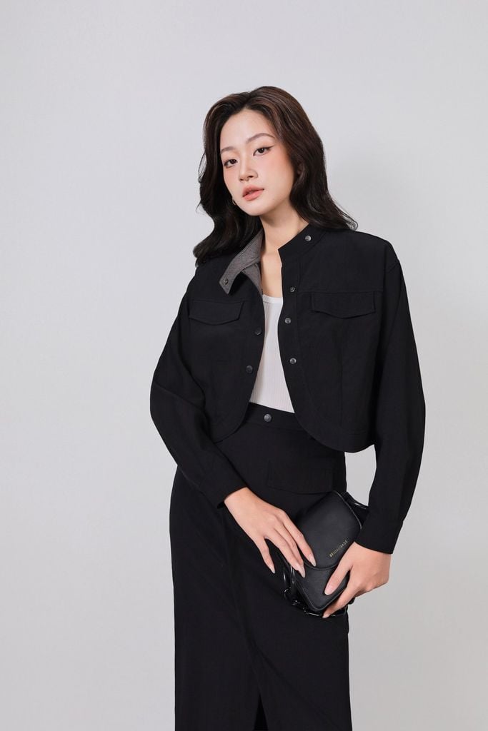 BKM73574 - Áo khoác kiểu công sở vải thô dáng croptop tay dài cổ kiểu thân áo phối túi hộp tạo kiểu - PANTIO