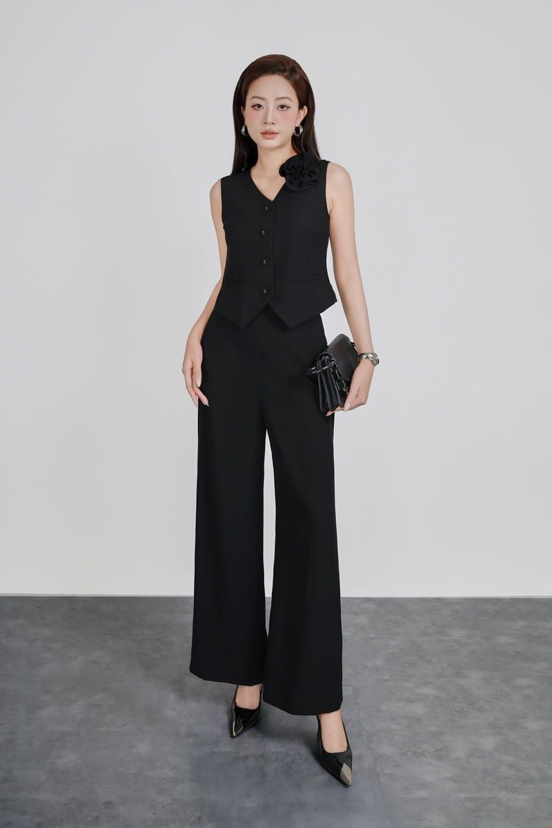 BKM73598 - Áo khoác kiểu công sở vải tuytsi dáng gile cổ xẻ V đính hoa 3D tạo kiểu thân áo phối khuy bọc lưng có dây thắt tạo kiểu - PANTIO