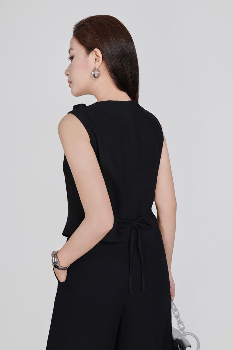 BKM73598 - Áo khoác kiểu công sở vải tuytsi dáng gile cổ xẻ V đính hoa 3D tạo kiểu thân áo phối khuy bọc lưng có dây thắt tạo kiểu - PANTIO