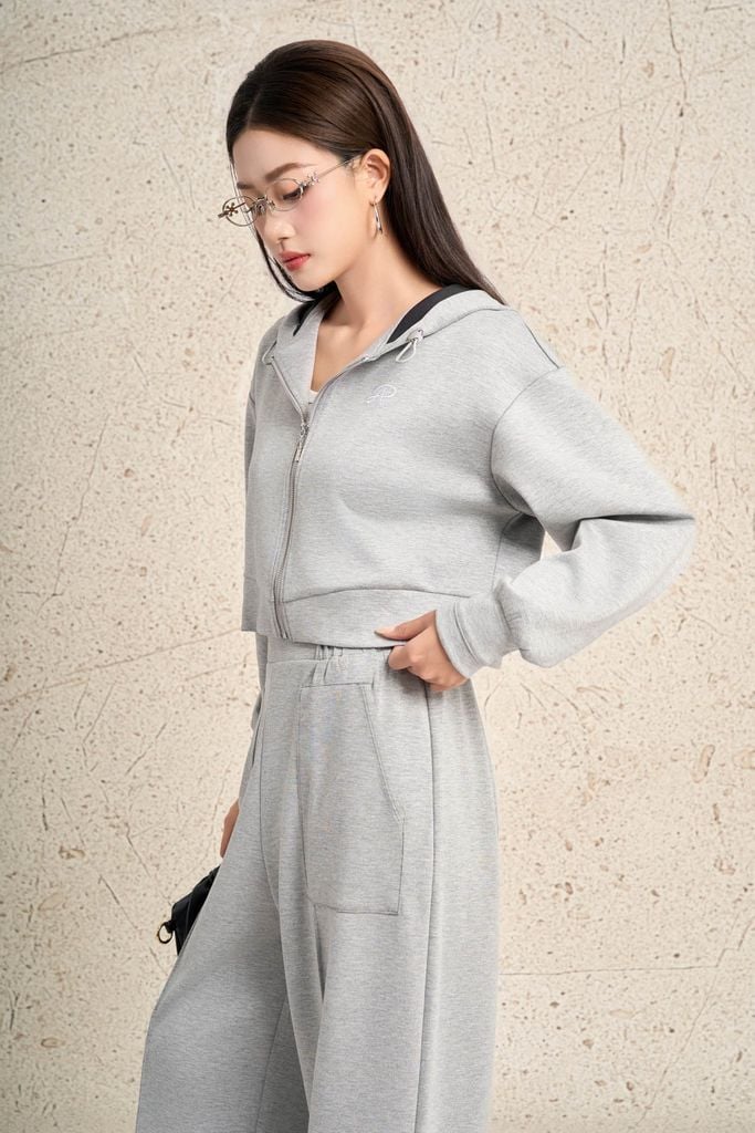 BKM93642 - Áo khoác cao cấp vải cotton dáng ngắn có mũ gấu áo bo chun tạo kiểu khóa thân trước - PANTIO