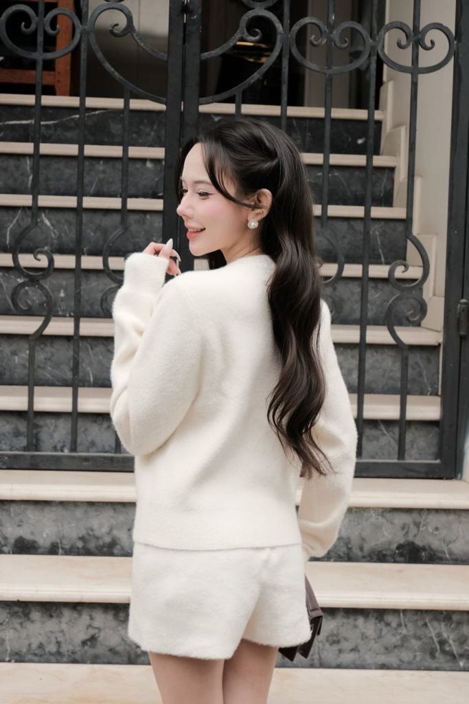 BKM93655 - Áo khoác len lông thỏ cao cấp dáng suông cổ tròn gấu áo bo chun ôm thân áo có túi tạo kiểu - JAN.