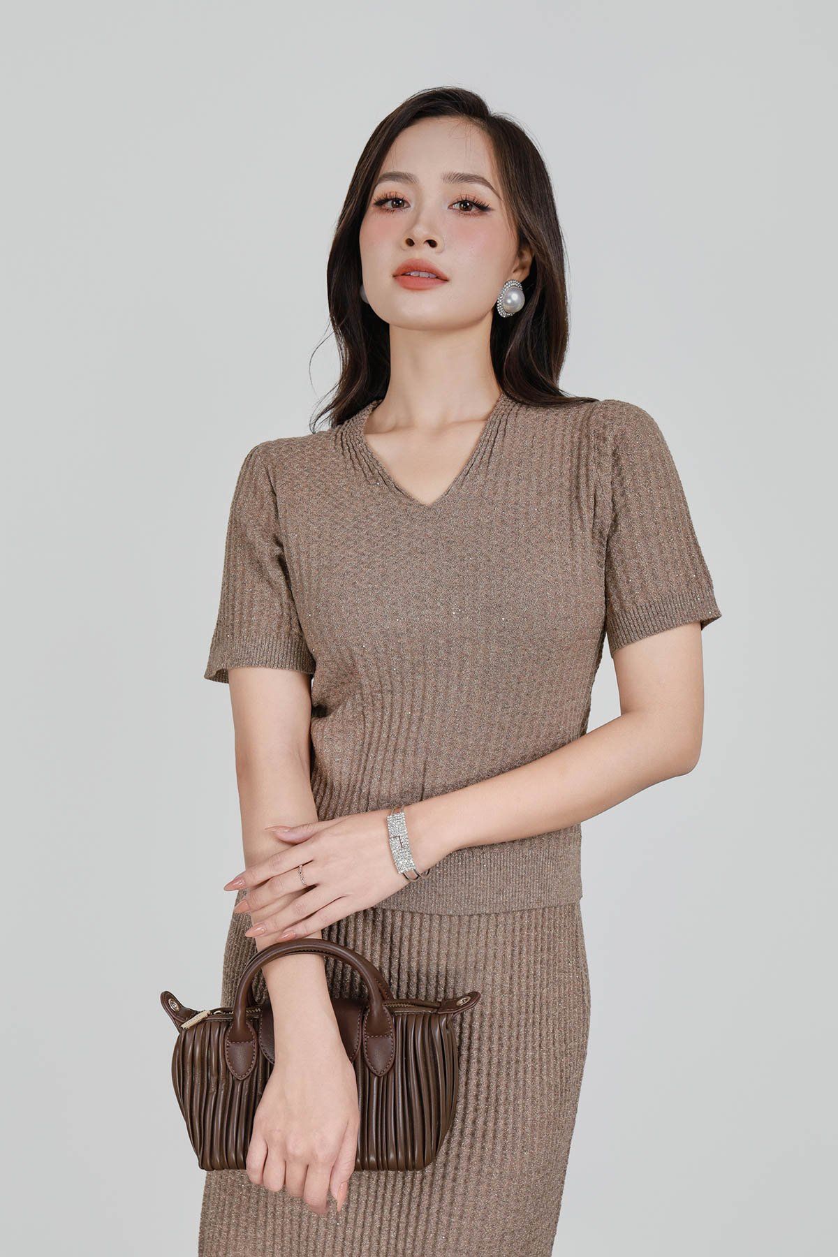 BOL446 - Áo len thời trang cao cấp dáng ôm co giãn cổ xẻ chữ V tay ngắn - PANTIO