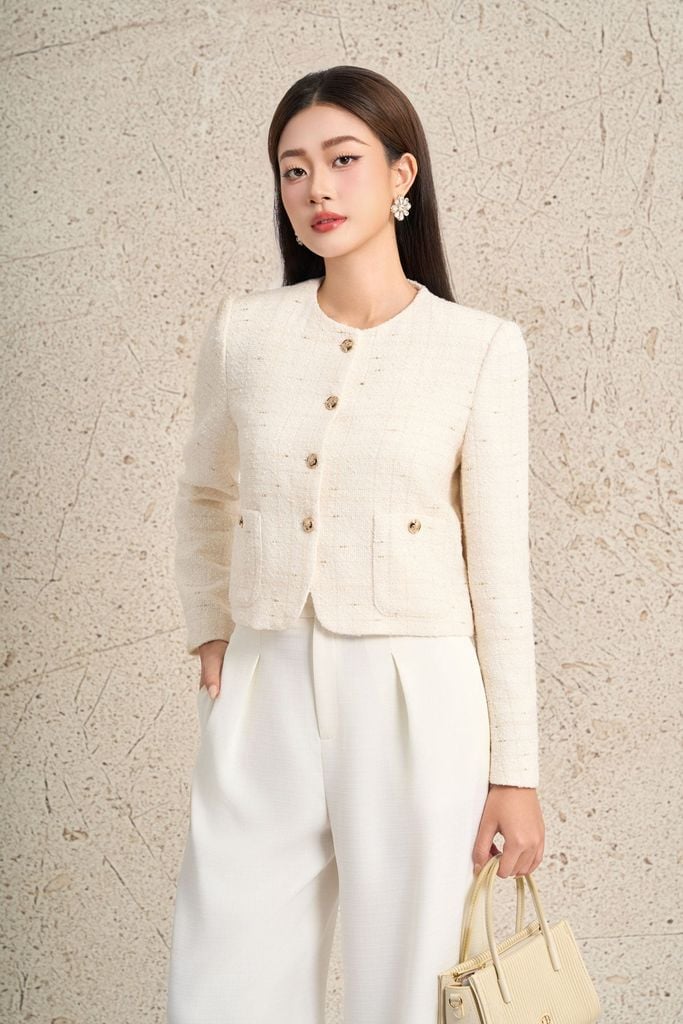 FAD9533 - Áo khoác vải dạ cao cấp dáng ngắn cổ tròn thân áo đính khuy thời trang có túi áo - PANTIO