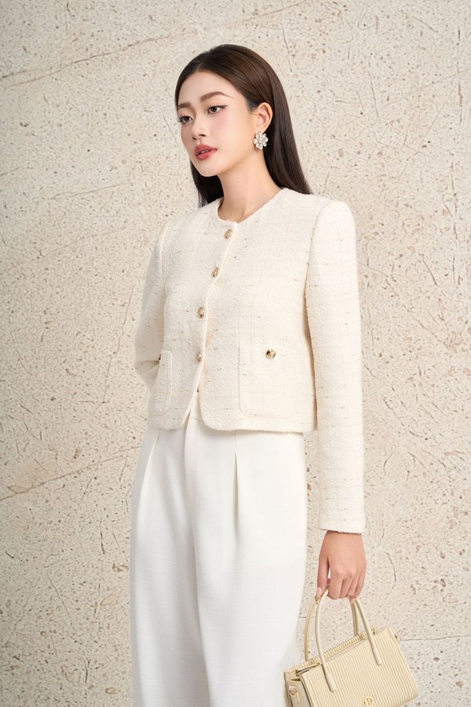 FAD9533 - Áo khoác vải dạ cao cấp dáng ngắn cổ tròn thân áo đính khuy thời trang có túi áo - PANTIO