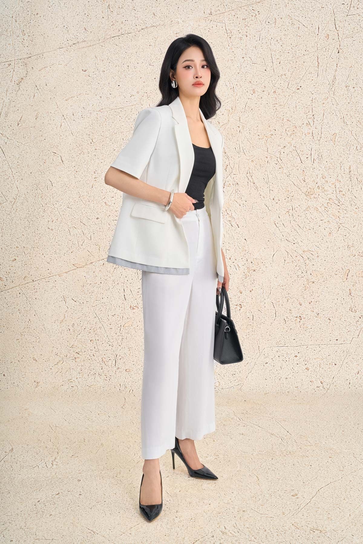 FAD9537 - Áo vest công sở vải tuytsi dáng suông cổ hai ve tay cộc thân áo có túi phối hoạ tiết đường gân tạo kiểu - PANTIO