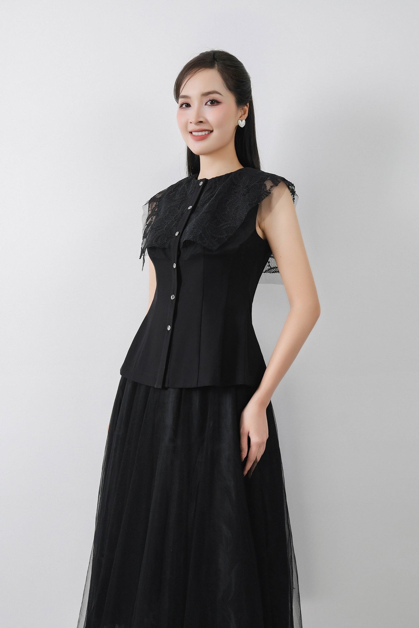 FAK11406 - Áo kiểu công sở vải thô dáng ôm cổ tròn ngực phối ren lưới tạo kiểu cài khuy trước - PANTIO