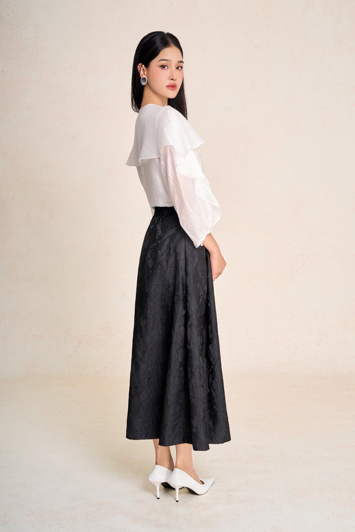 FAK11515 - Áo sơ mi kiểu công sở vải tơ dáng suông cổ tròn tay bồng phối bèo tạo kiểu - PANTIO