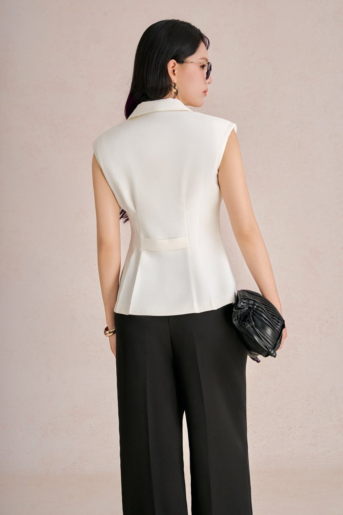 FAK31421 - Áo kiểu công sở vải tuytsi dáng peplum cổ hai ve có đệm vai thân áo chiết ly eo tạo kiểu cài khuy kim loại - PANTIO