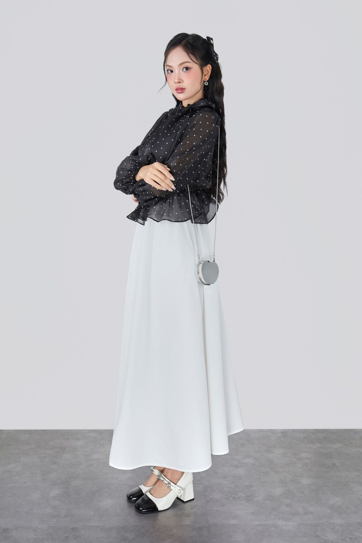 FAK31451 - Áo kiểu công sở vải tơ dáng ôm cổ xẻ V phối dây nơ gấu áo bo chun tạo kiểu - JAN.