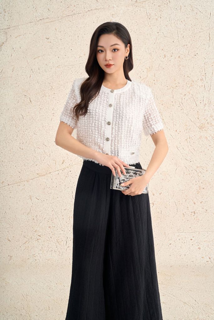 FAK31458 - Áo kiểu công sở vải tơ dáng ngắn cổ tròn tay cộc thân áo đính khuy đá tạo kiểu - PANTIO