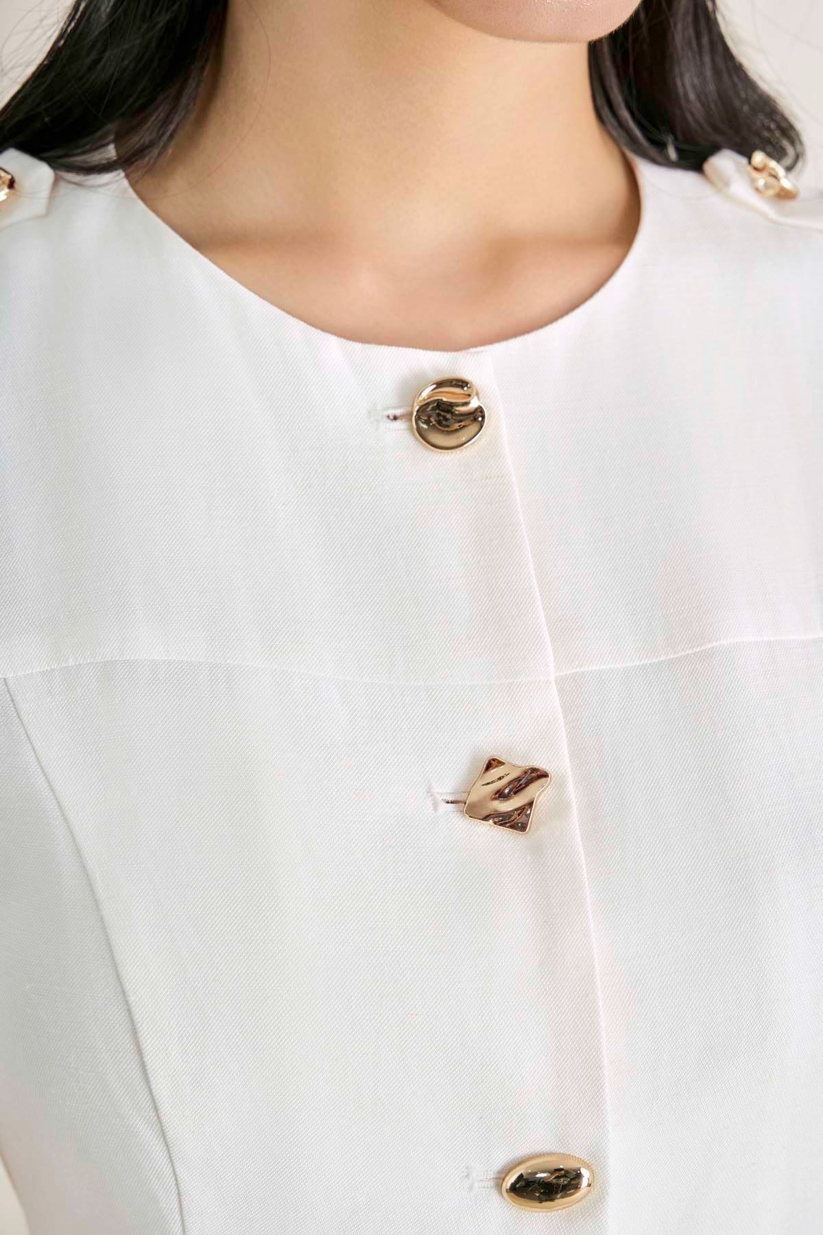 FAK31547 - Áo kiểu dạo phố vải thô đũi dáng peplum cổ tròn thân áo phối khuy kim loại tạo kiểu - PANTIO