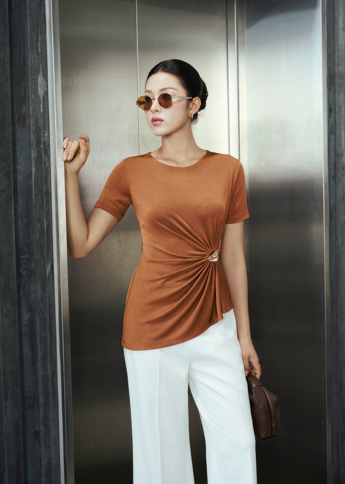 BQD33796 - tylekeo công sở vải thô dáng suông ống đứng cạp phối kim loại tạo kiểu khoá thân sau - tỷ lệ kèo 8899