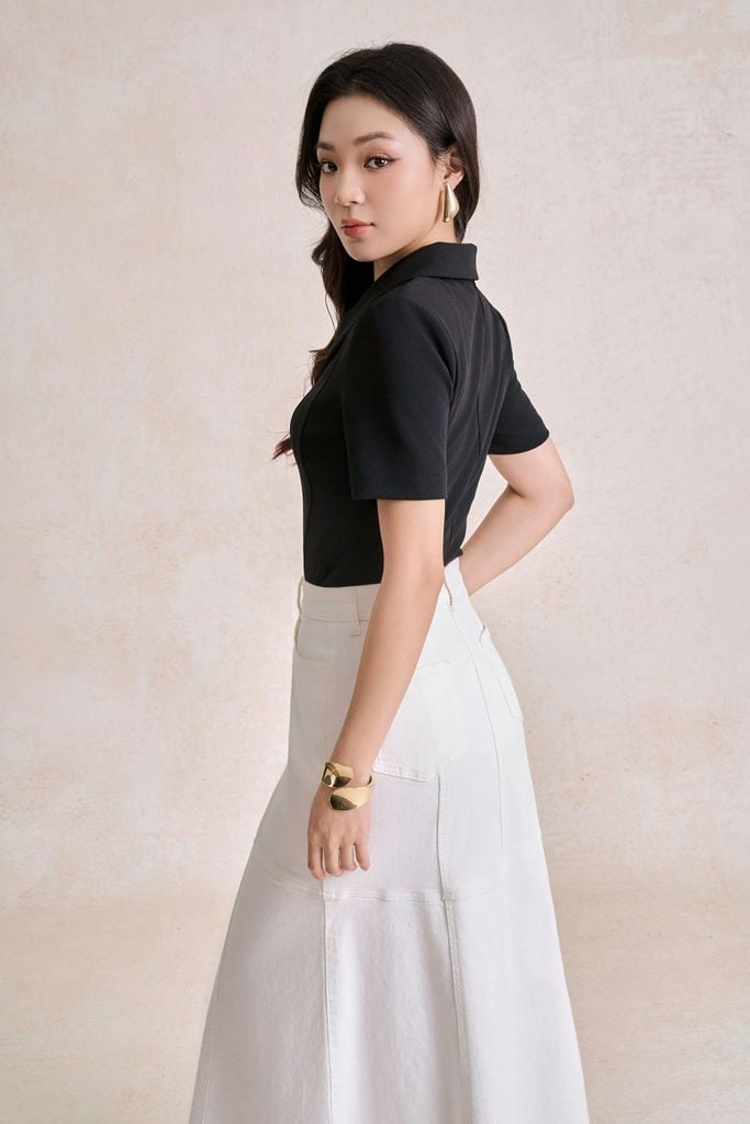 FAK31555 - Áo kiểu công sở vải cotton dáng ôm cổ bẻ tay cộc thân áo phối đường gân tạo kiểu gấu áo in hoạ tiết - tỷ lệ kèo 8899