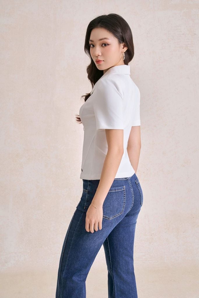 FAK31555 - Áo kiểu công sở vải cotton dáng ôm cổ bẻ tay cộc thân áo phối đường gân tạo kiểu gấu áo in hoạ tiết - tỷ lệ kèo 8899