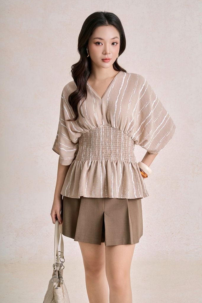 FAK31561 - Áo kiểu dạo phố vải thô đũi dáng ôm cổ xẻ V tay cánh dơi eo áo bo chun ôm tạo kiểu - tỷ lệ kèo 8899
