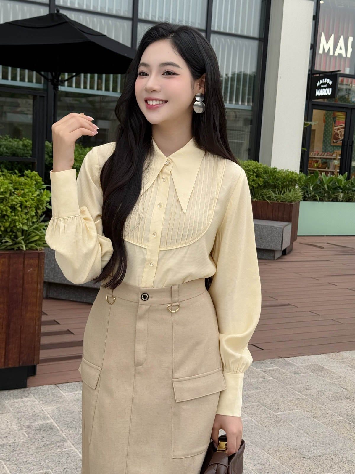 FAK51382 - tylekeo8888 kiểu công sở vải tơ dáng suông cổ đức tay dài phối măng séc ngực áo hoạ tiết xếp ly tạo kiểu - tỷ lệ kèo 8899