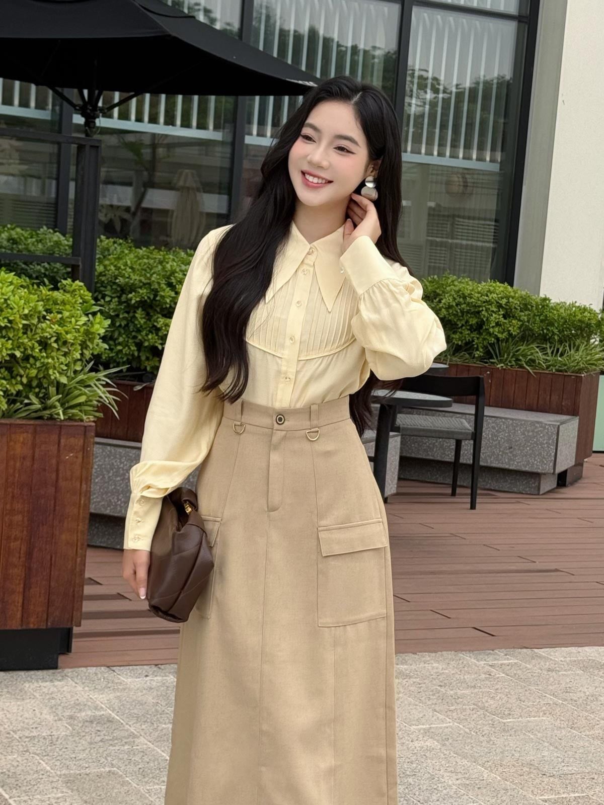 FAK51382 - tylekeo8888 kiểu công sở vải tơ dáng suông cổ đức tay dài phối măng séc ngực áo hoạ tiết xếp ly tạo kiểu - tỷ lệ kèo 8899