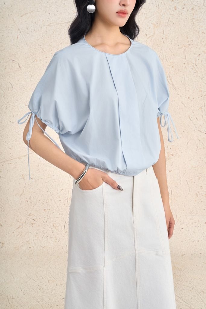 FAK71500 - Áo kiểu dạo phố vải thô dáng ngắn cổ tròn tay cộc phối dây thắt tạo kiểu - PANTIO