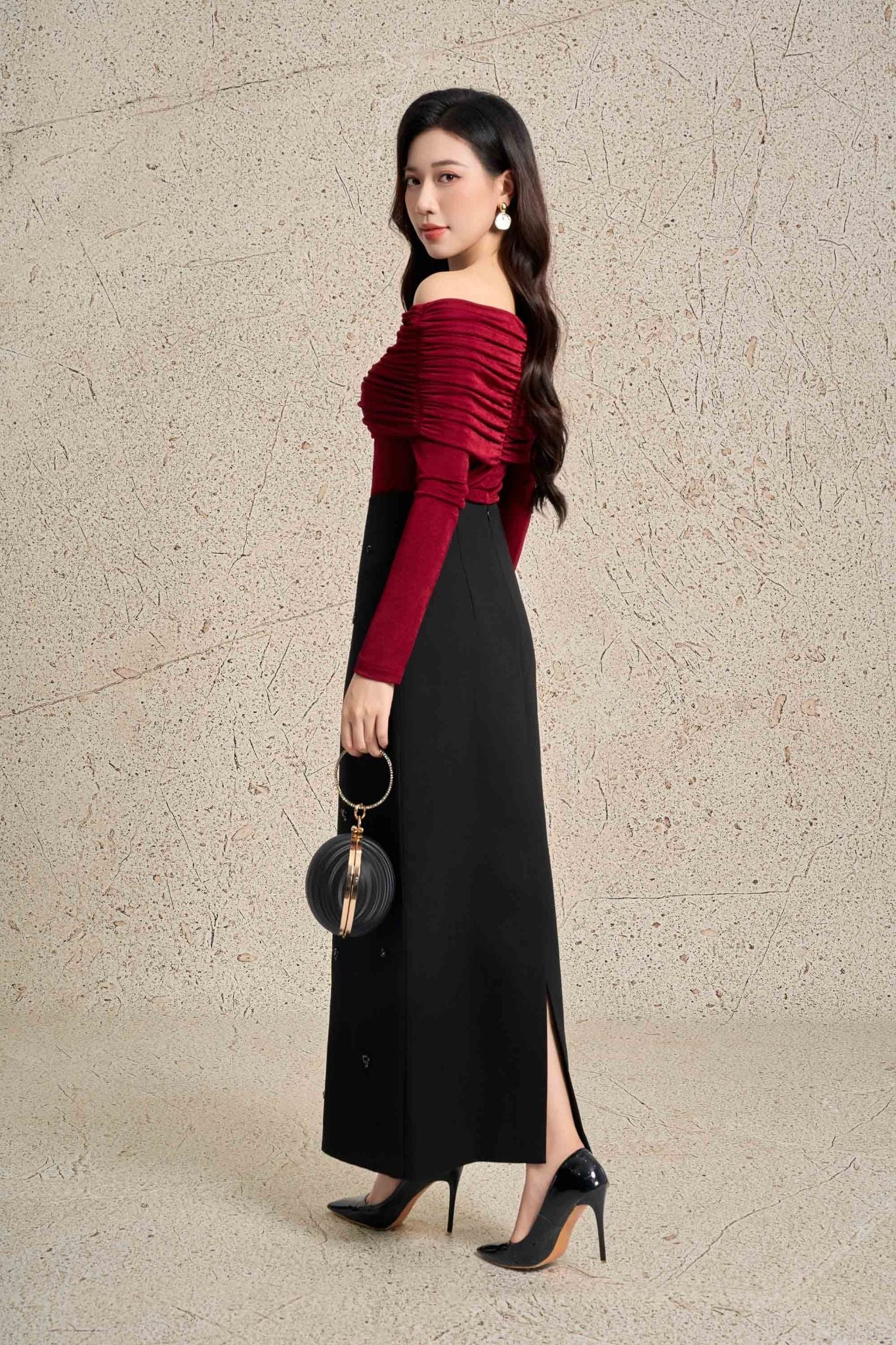 FAK91470 - Áo kiểu dạo phố vải len dáng ôm trễ vai tay dài thời trang - PANTIO