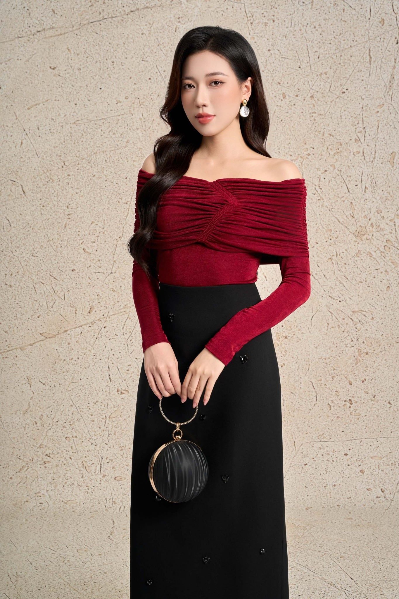 FAK91470 - Áo kiểu dạo phố vải len dáng ôm trễ vai tay dài thời trang - PANTIO