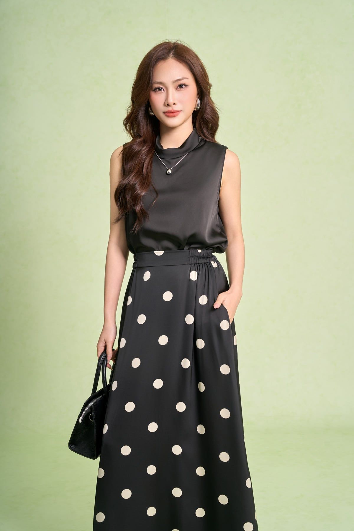 FAS13854 - Áo sơ mi công sở vải lụa satin dáng suông cổ tròn không tay - PANTIO