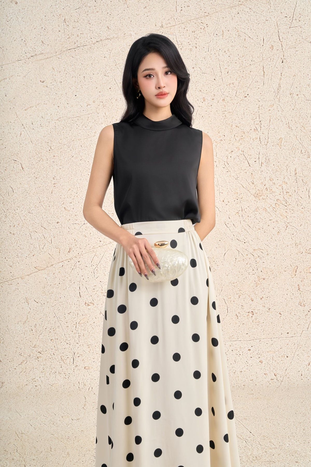 FAS13854 - Áo sơ mi công sở vải lụa satin dáng suông cổ tròn không tay - PANTIO