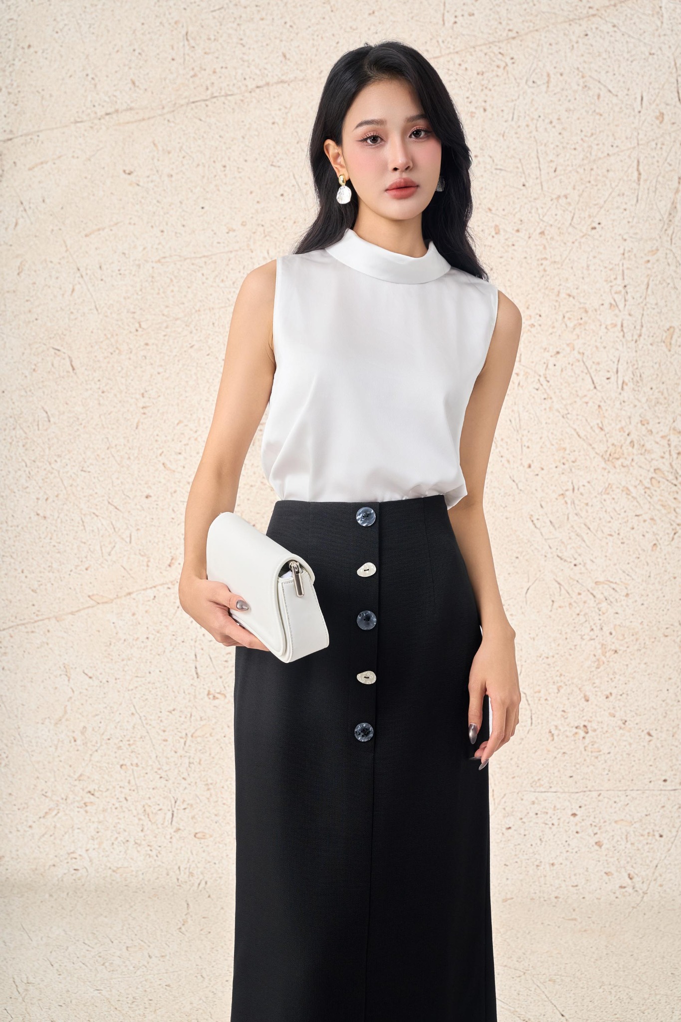 FAS13854 - Áo sơ mi công sở vải lụa satin dáng suông cổ tròn không tay - PANTIO