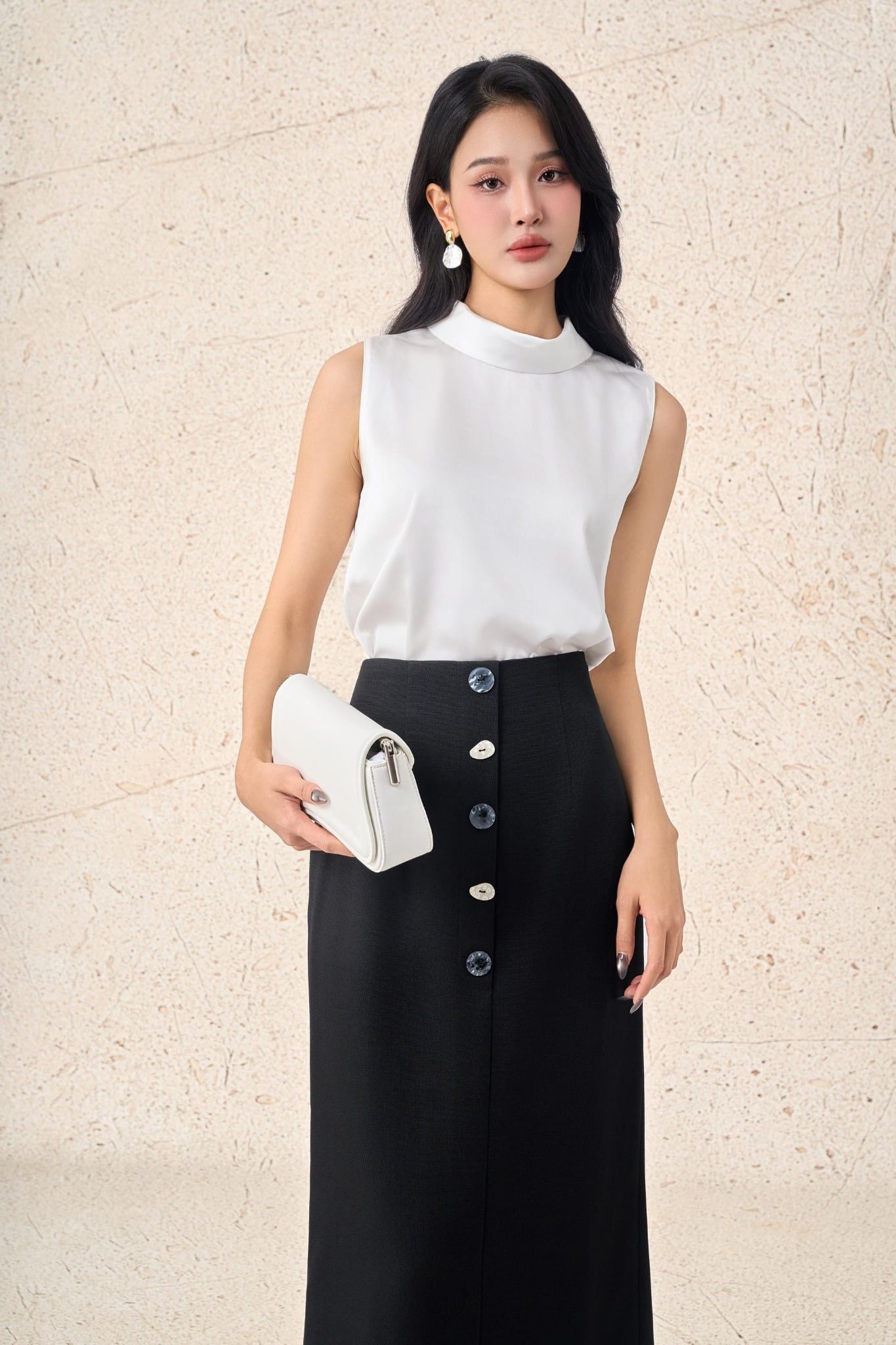 FAS13854 - Áo sơ mi công sở vải lụa satin dáng suông cổ tròn không tay - PANTIO