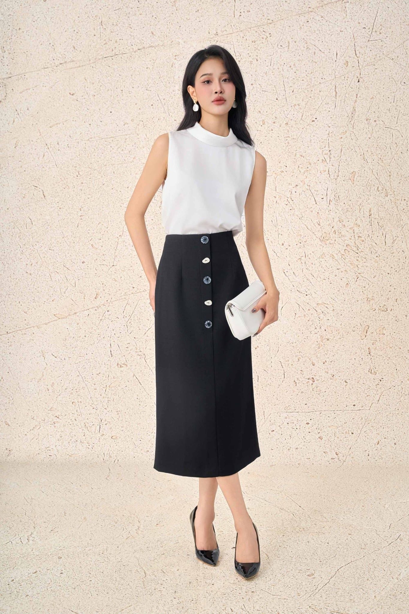 FAS13854 - Áo sơ mi công sở vải lụa satin dáng suông cổ tròn không tay - PANTIO