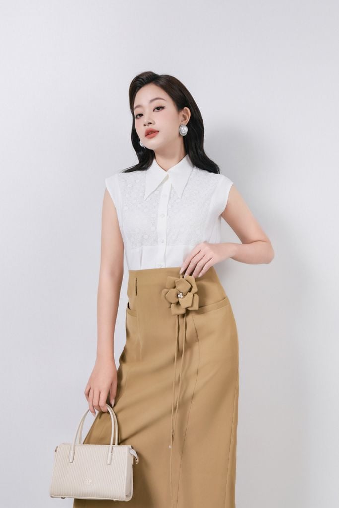 FAS13941 - Áo sơ mi công sở vải tuytsi dáng suông cổ đức vai chờm thân áo phối ren hoa tạo kiểu cài khuy thân trước - PANTIO