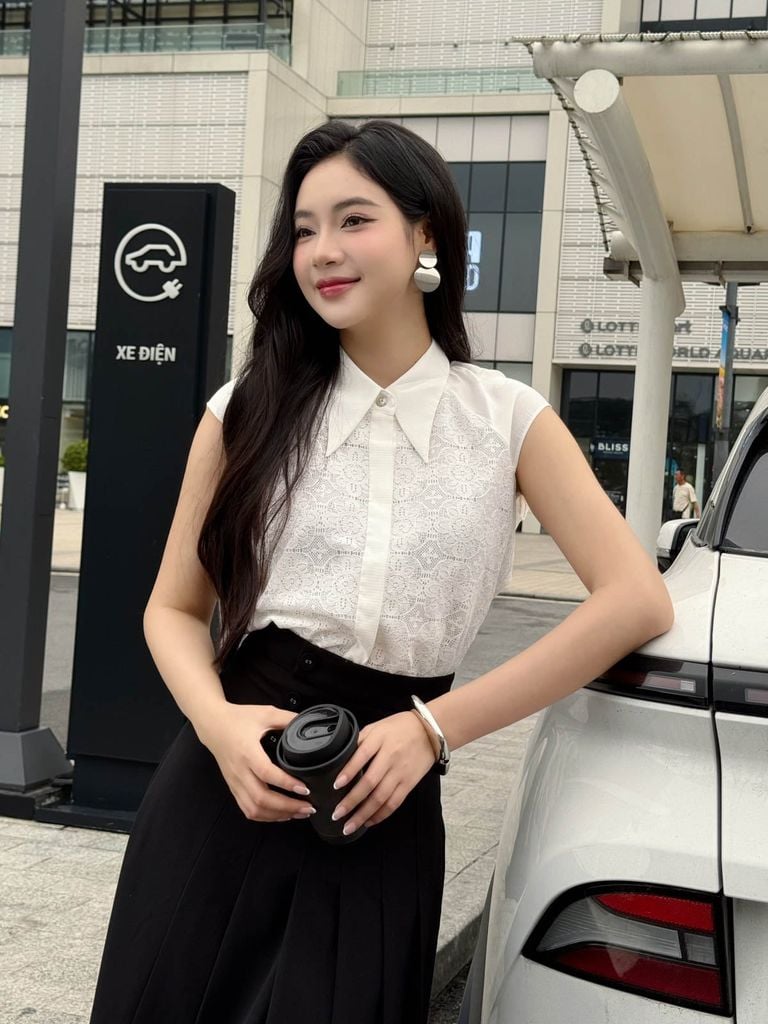 FAS13944 - Áo sơ mi công sở vải chiffon dáng suông cổ đức ngực áo phối ren tạo kiểu cài khuy thân trước - PANTIO