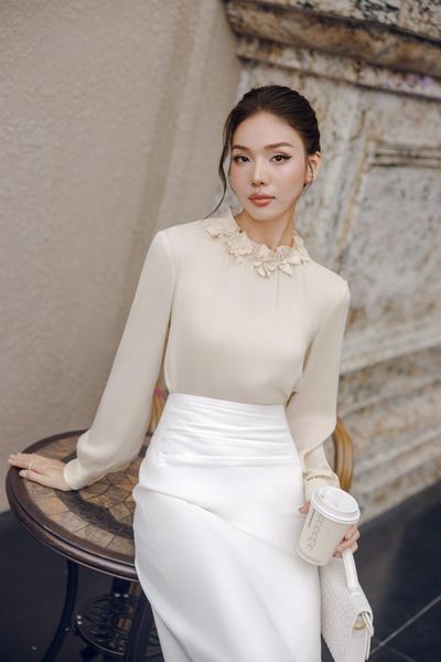 FAS13951 - Áo sơ mi công sở vải lụa dáng suông cổ đính hoa tạo kiểu tay dài phối măng sec - PANTIO