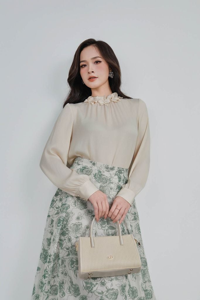 FAS13951 - Áo sơ mi công sở vải lụa dáng suông cổ đính hoa tạo kiểu tay dài phối măng sec - PANTIO