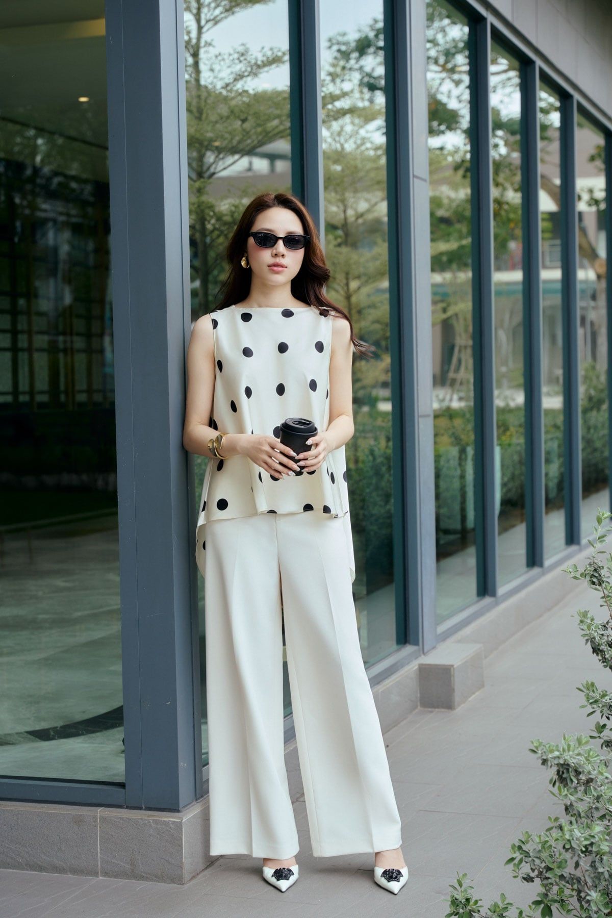 FAS14104 - tylekeo8888 công sở vải lụa tằm dáng suông cổ tròn không tay thân sau phối vạt dài xẻ tà cách điệu - tỷ lệ kèo 8899