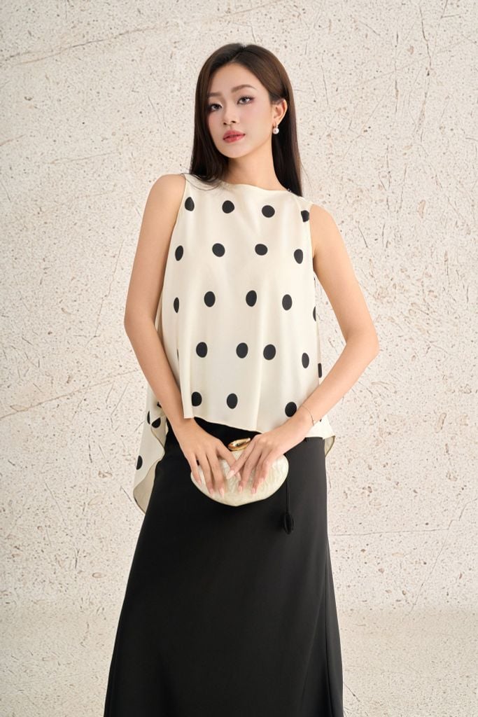 FAS14104 - Áo sơ mi công sở vải lụa tằm dáng suông cổ tròn không tay thân sau phối vạt dài xẻ tà cách điệu - PANTIO