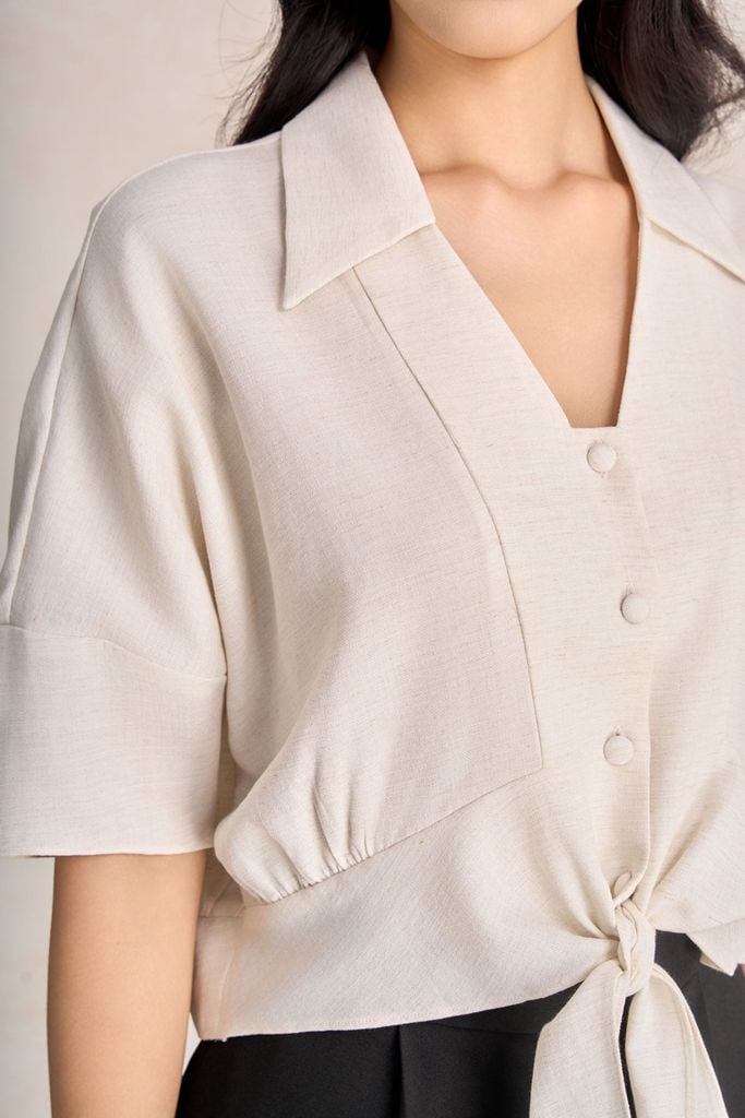 FAS14113 - Áo sơ mi dạo phố vải thô đũi dáng croptop cổ bẻ tay lửng gấu áo phối vạt thắt tạo kiểu - PANTIO