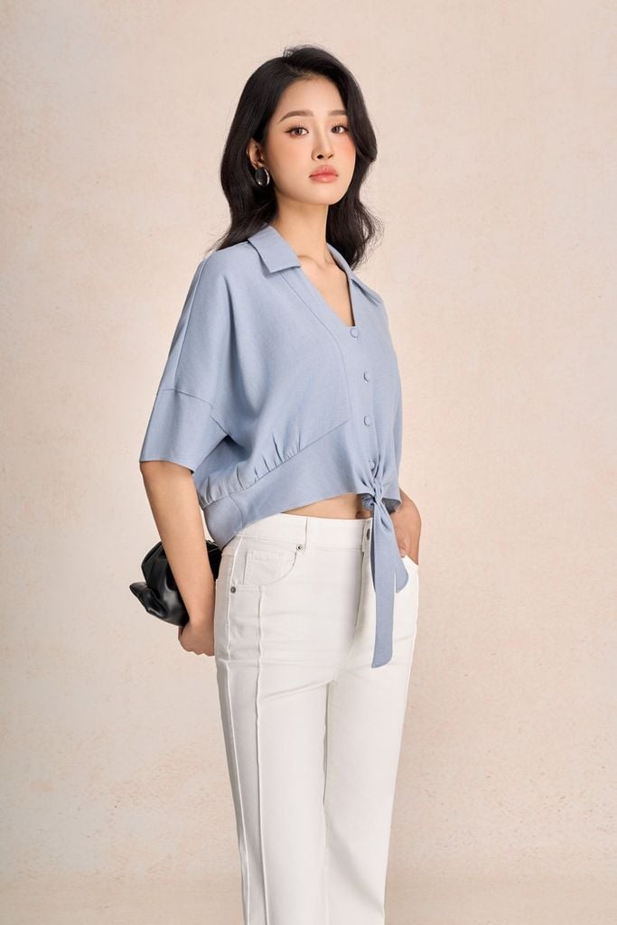 FAS14113 - Áo sơ mi dạo phố vải thô đũi dáng croptop cổ bẻ tay lửng gấu áo phối vạt thắt tạo kiểu - PANTIO
