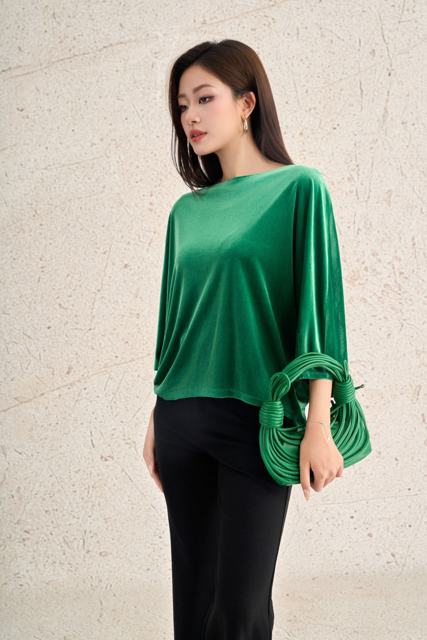 FAS14168 - Áo sơ mi công sở vải nhung dáng suông cổ thuyền tay cánh dơi thời trang thân sau phối khuy đá tạo kiểu - PANTIO