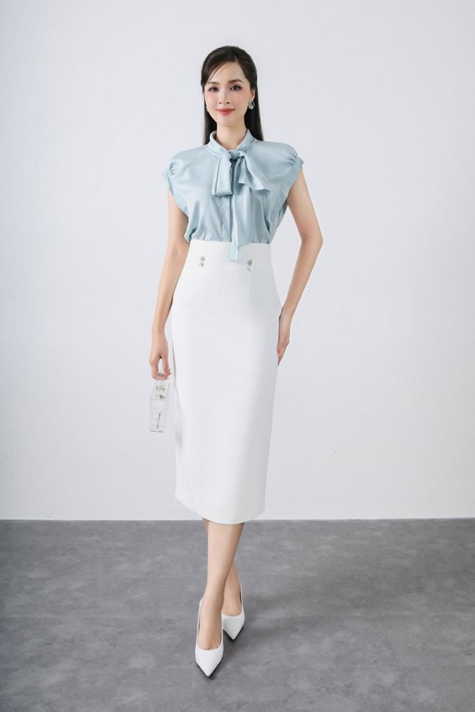 FAS33331- Áo kiểu công sở vải lụa dáng suông cổ tròn gập buộc nơ tay liền vai chờm - PANTIO