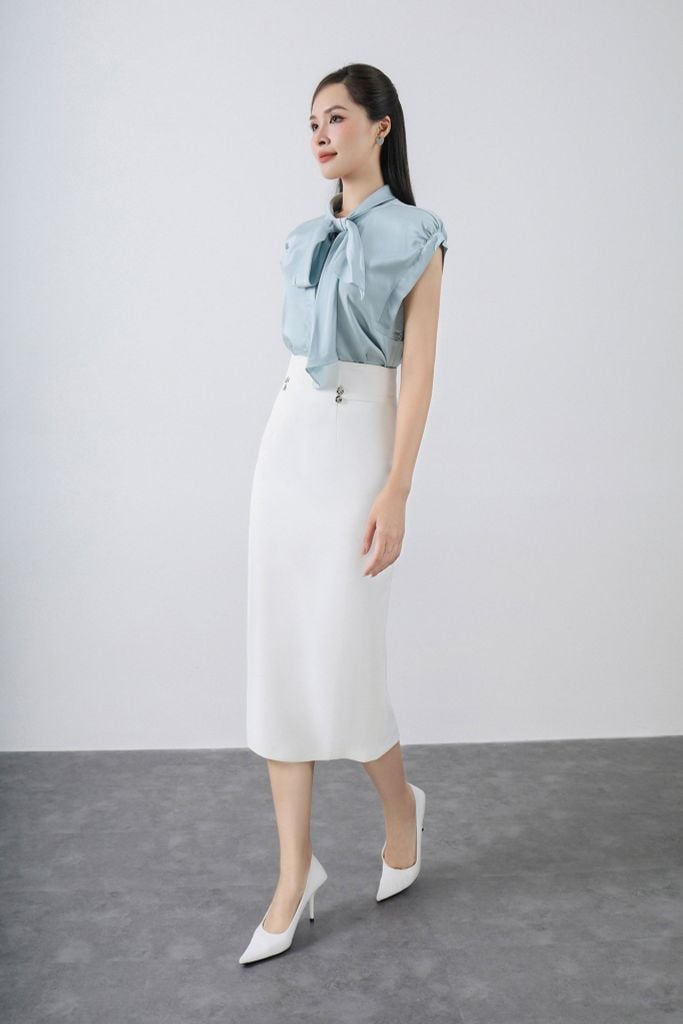 FAS33331- Áo kiểu công sở vải lụa dáng suông cổ tròn gập buộc nơ tay liền vai chờm - PANTIO