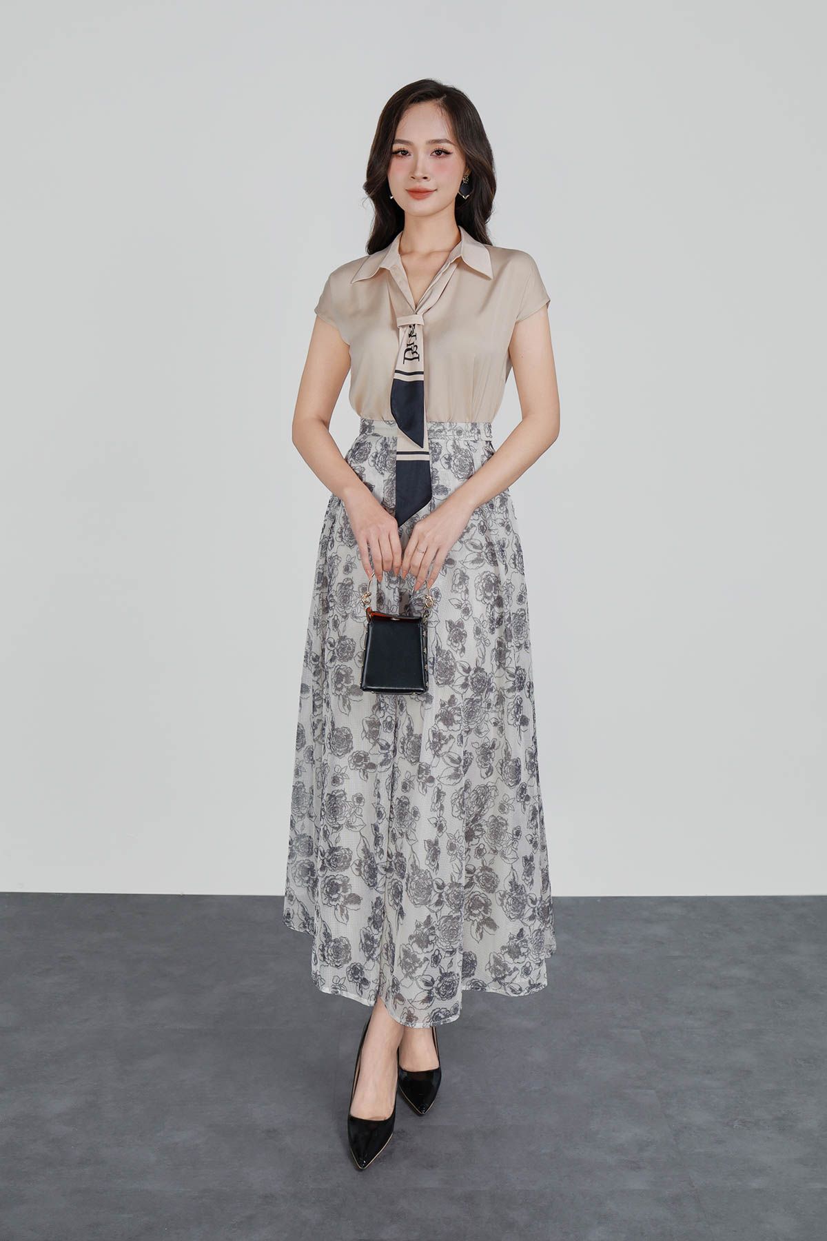 FJD51124 - Chân váy công sở vải lưới dáng xòe có lót vải habutai xếp li bong khóa thân sau - PANTIO