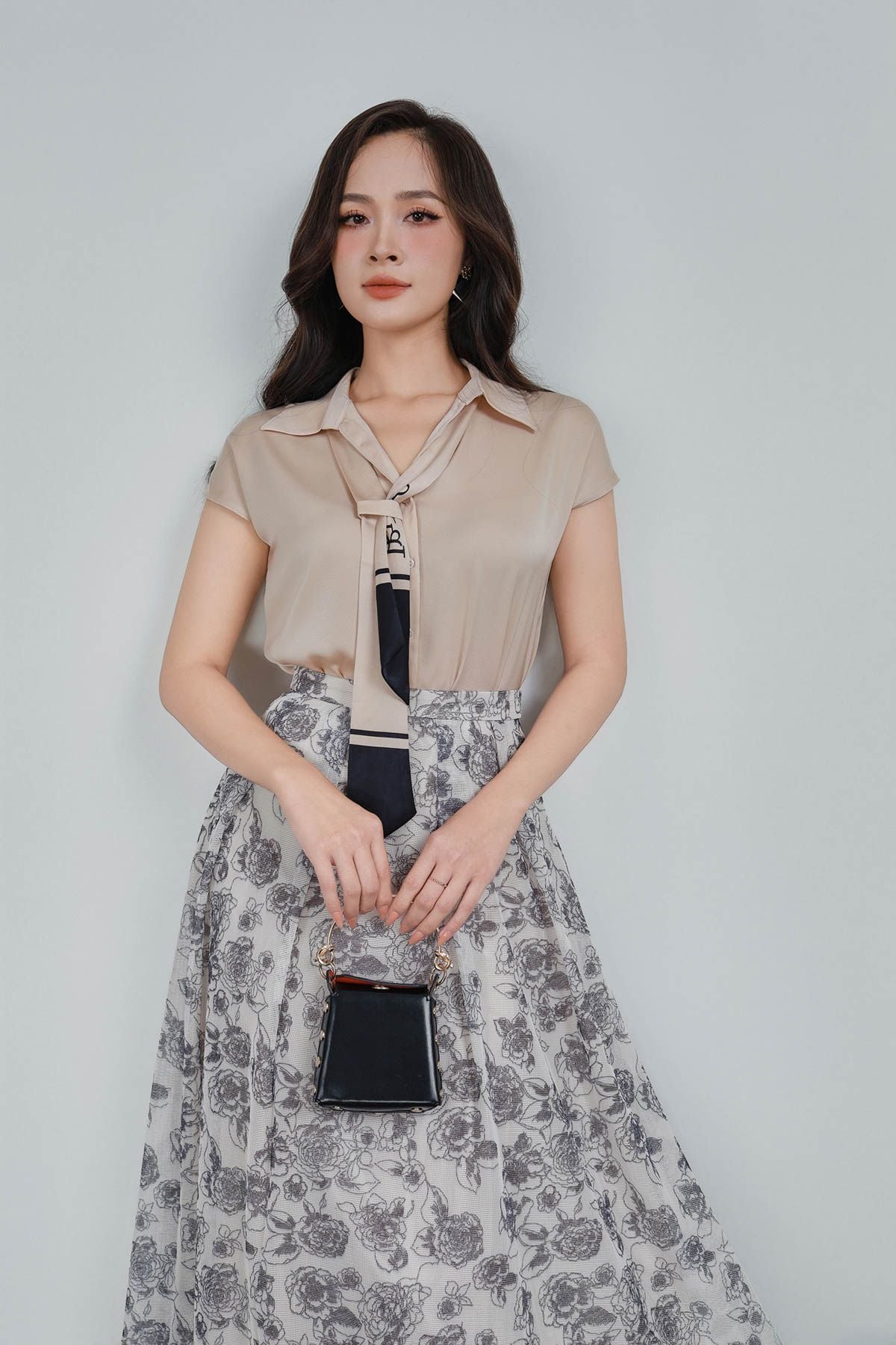 FJD51124 - Chân váy công sở vải lưới dáng xòe có lót vải habutai xếp li bong khóa thân sau - PANTIO